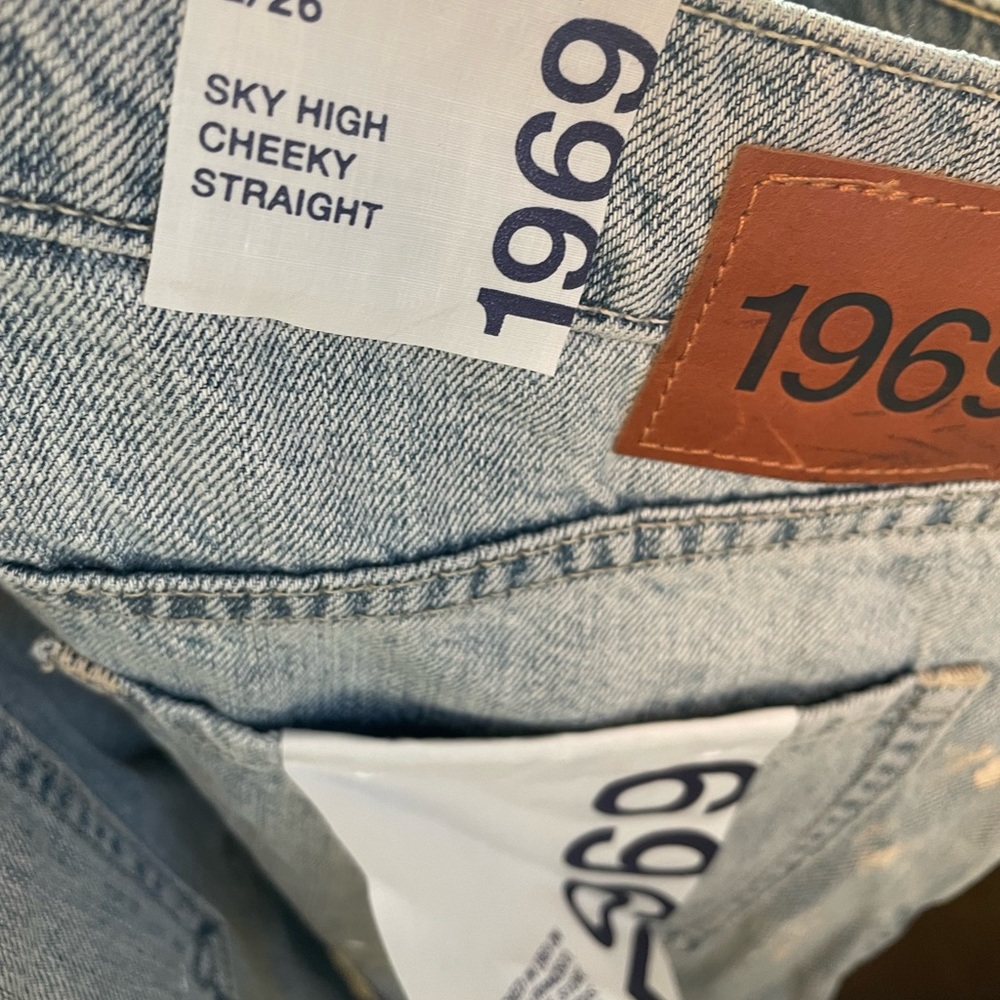 GAP 1969 Sky High Cheeky Straight NEW with tags